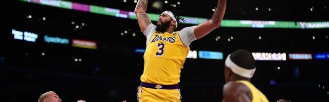 世界杯手机观看-浓眉哥带病血战43分钟！詹皇缺席湖人靠他挑大梁