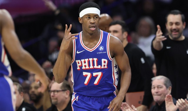 世界杯官方app-豪气胆边生！埃奇库姆关键中投&amp;砍18分12板2帽 篮板生涯新高